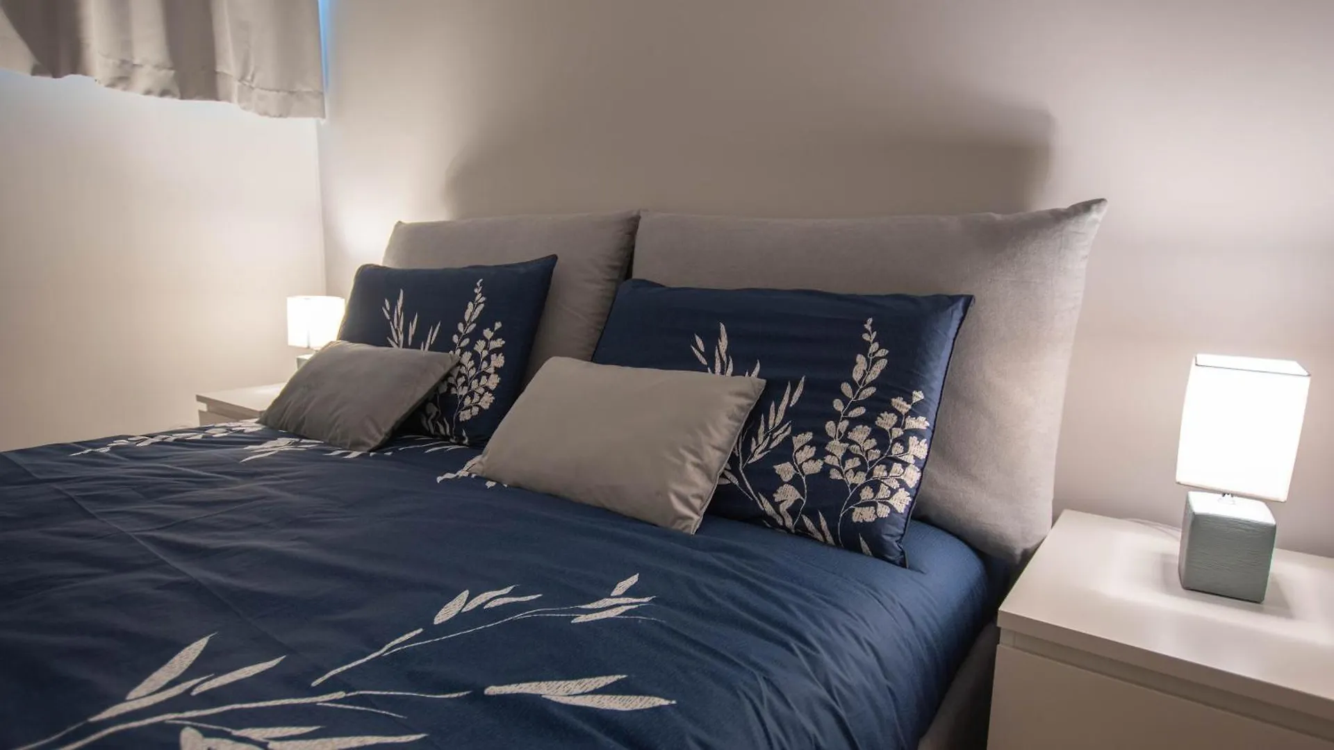Comola90 Guest House Naples Italy